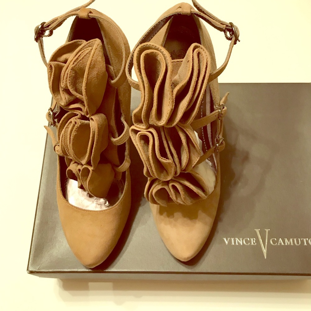 Vince Camuto Suede Heels w/Removable Rosettes